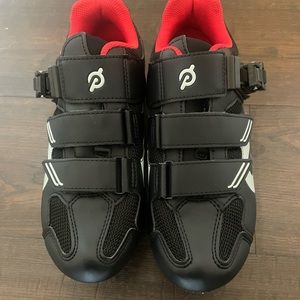 Peloton cycling shoes w clips. Worn less than 40 rides. Size 39, a size 8 womens